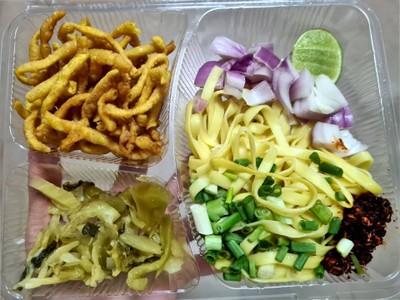 ข้าวซอยไก่