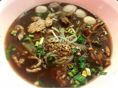 เส้นเล็กเนื้อสด เปื่อย ลูกชิ้น พิเศษ 60 บาท(ธรรมดา50)