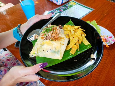 ข้าวพันผักใส่ไข่