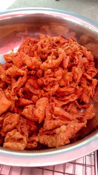 หนังไก่ทอด