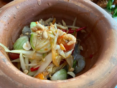 ส้มตำกุ้งสด