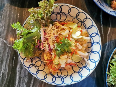 อาหาร หรือ เครื่องดื่ม