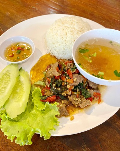 ข้าวกระเพราเนื้อ