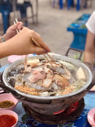 รัชชานนท์ บุฟเฟ่ต์หมูกระทะ