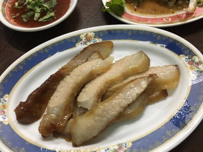 คอหมูย่าง