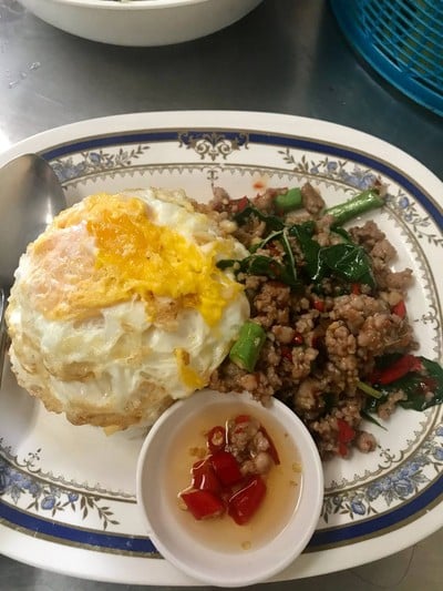 ข้าวกระเพราหมูสับ + ไข่ดาว