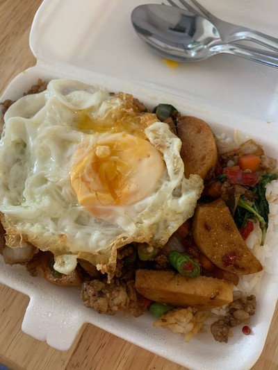 กะเพราหมูยอ