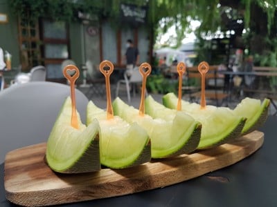 บ้าน ๑,๐๐๐ ไม้ Cafe & Farm