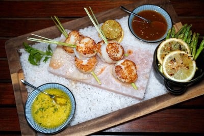 Sea.Fire.Salt ไม้ขาว