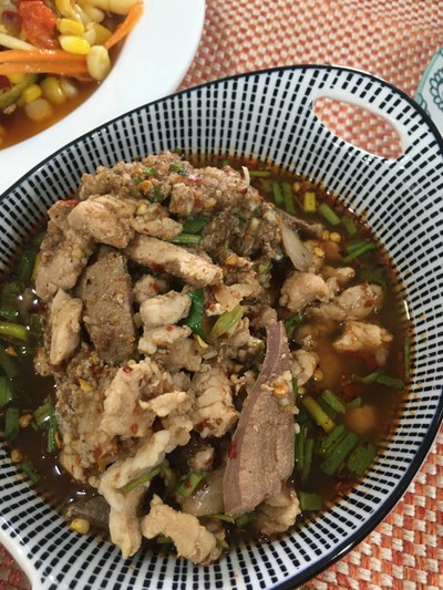 ลาบหมูใส่ตับ
