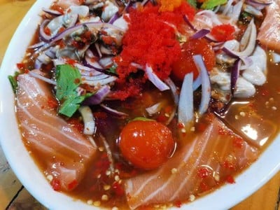 ตำเกาเหลาแชลมอนไข่แดง