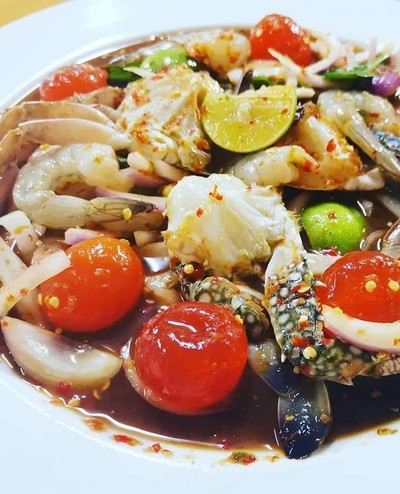 เกาเหลาปูม้ากุ้งสดไข่แดง