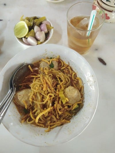 ข้าวซอยลูกชิ้น