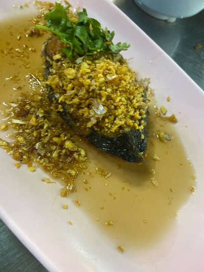 ปลาอินทรีย์สดทอดน้ำปลา