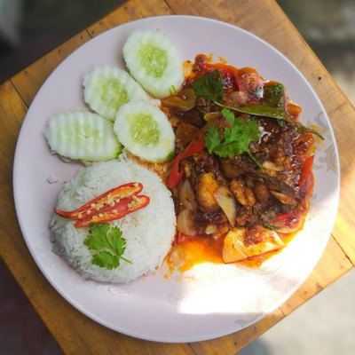 ผัดพริกเผาปลาดอลลี่