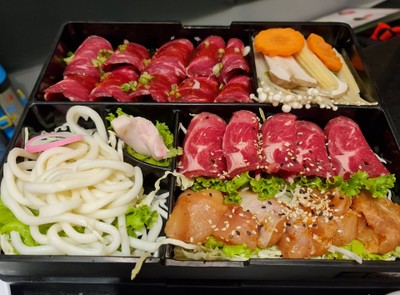 อาหาร หรือ เครื่องดื่ม