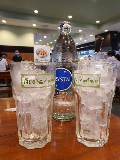 อาหาร หรือ เครื่องดื่ม