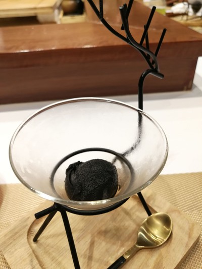 ไอศครีมโฮมเมดรสถ่าน