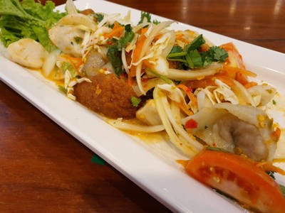 ยำลูกชิ้นปลา