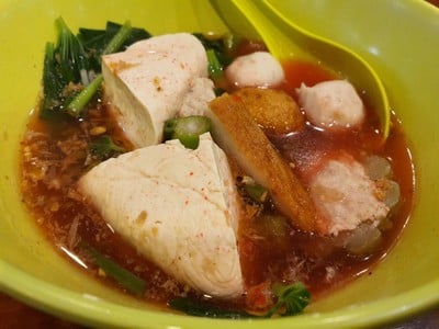 เกาเหลาเต้าหู้แคะเย็นตาโฟ