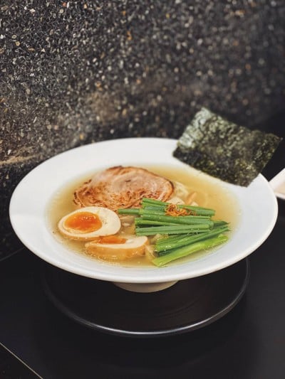 Mensho Tokyo พร้อมพงษ์