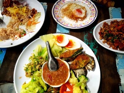 อาหาร หรือ เครื่องดื่ม