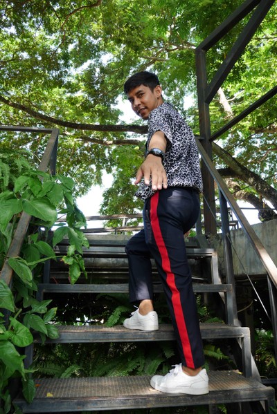 มาเดินกับผมไหม