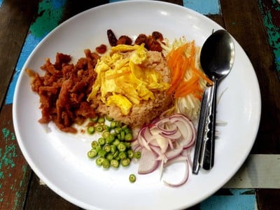 ข้าวคลุกกะปิ
