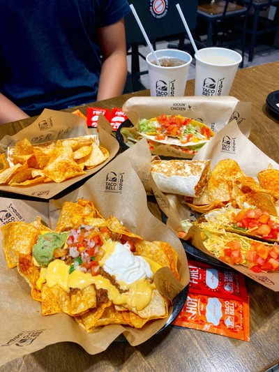 อาหาร หรือ เครื่องดื่ม