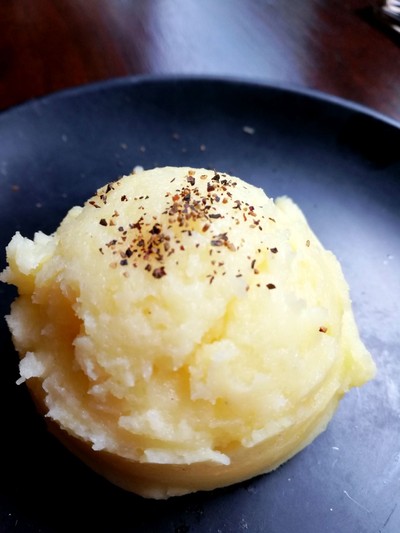 เมนูของร้าน Cast Iron Burgerhaus