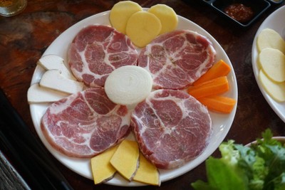 อาหาร หรือ เครื่องดื่ม