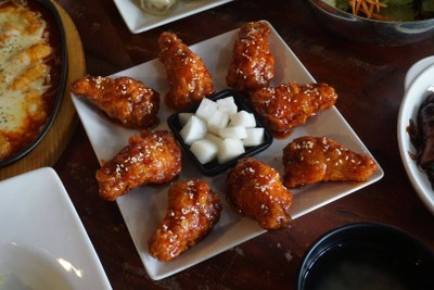 อาหาร หรือ เครื่องดื่ม