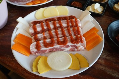 อาหาร หรือ เครื่องดื่ม