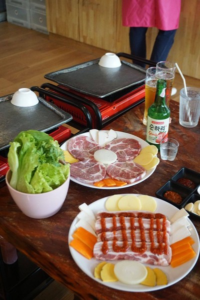 อาหาร หรือ เครื่องดื่ม