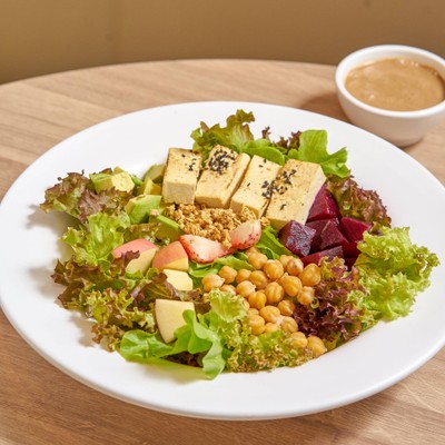 Jones' Salad ลาวิลล่าอารีย์ La Villa Ari Jones' Salad ลาวิลล่าอารีย์ La Villa Ari