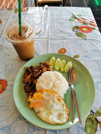 อาหาร หรือ เครื่องดื่ม