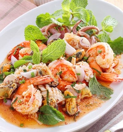 ร้านอาหารลาบอุบล (LAP UBON RESTAURANT) ร้านอาหารลาบอุบล (LAP UBON RESTAURANT)