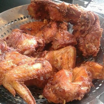 ไก่ทอดเดชา ชีอุทิศ