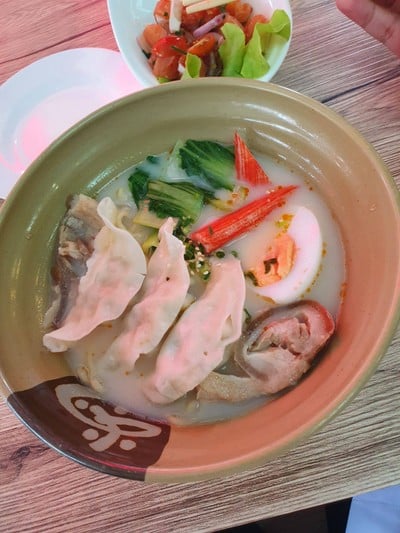 เกี๊ยวหมูราเมง