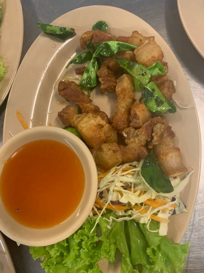 หมูสามชั้นทอดน้ำปลา