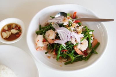 ยำผักกูด