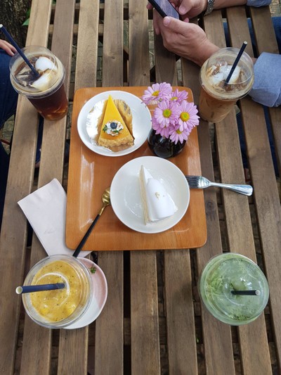 อาหาร หรือ เครื่องดื่ม