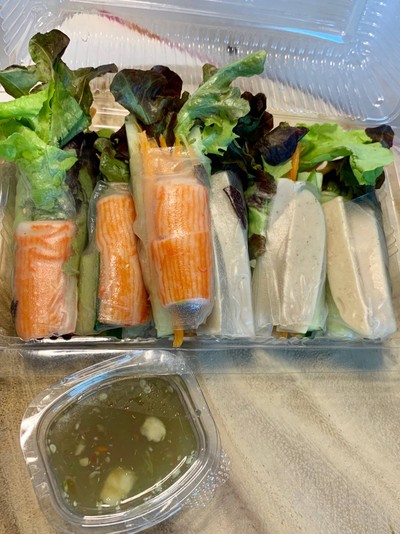 สลัดโรลปูอัด หมูยอ