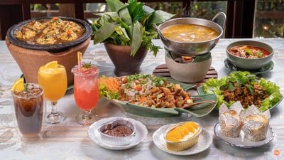 ร้านอาหารมุมไม้ ถนนสันโค้งหลวง