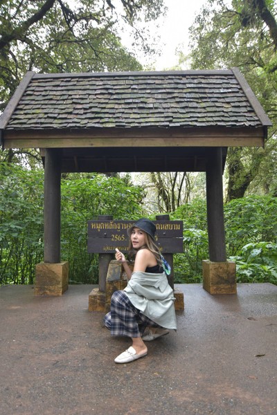 1 แชะ สำหรับจุดที่สูงพร๊อพนี่ฉันพกมาเผื่อคนทั้งโลกมั้ง