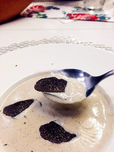 Capppuccino Truffle With Fresh Slide Truffle