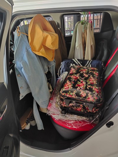 ชุดพร้อม พร๊อพพร้อมความชะนีชอบการถ่ายรูป อิอิ 