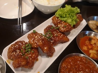 อาหาร หรือ เครื่องดื่ม