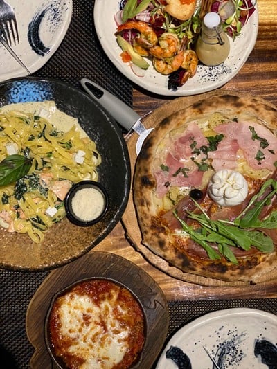 Little Paris Phuket ลากูน่า