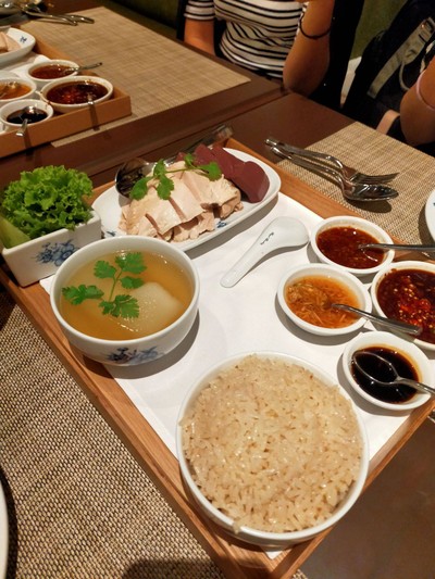 ข้าวมันไก่มณเฑียร